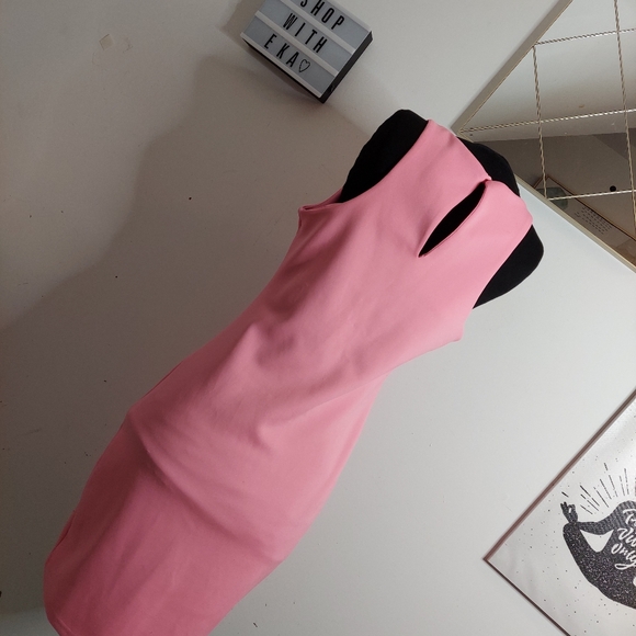 Pink dress - Picture 4 of 12